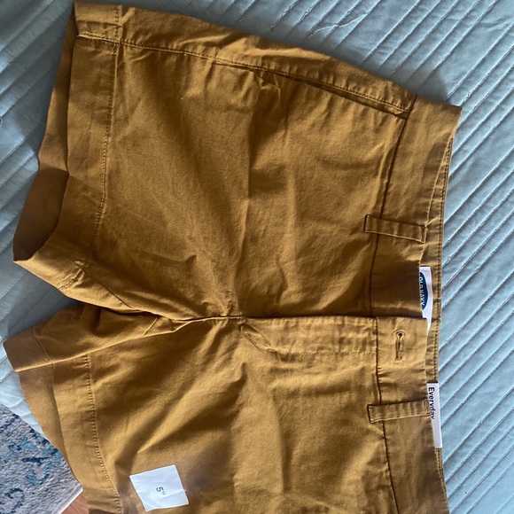 Old Navy Every Day Short - Picture 3 of 4